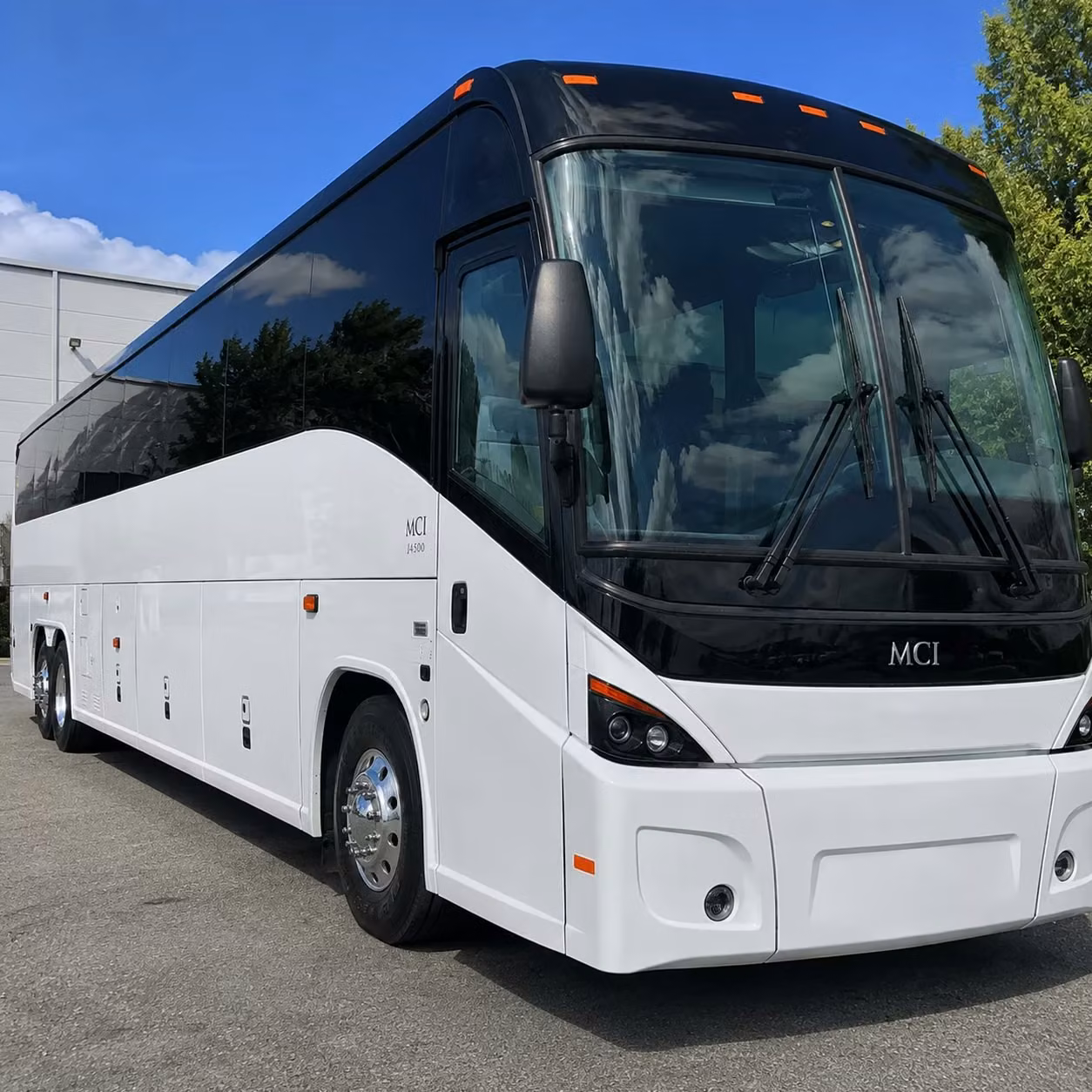 corporate groups and conference teams rely on murrieta airport shuttles to stay on schedule