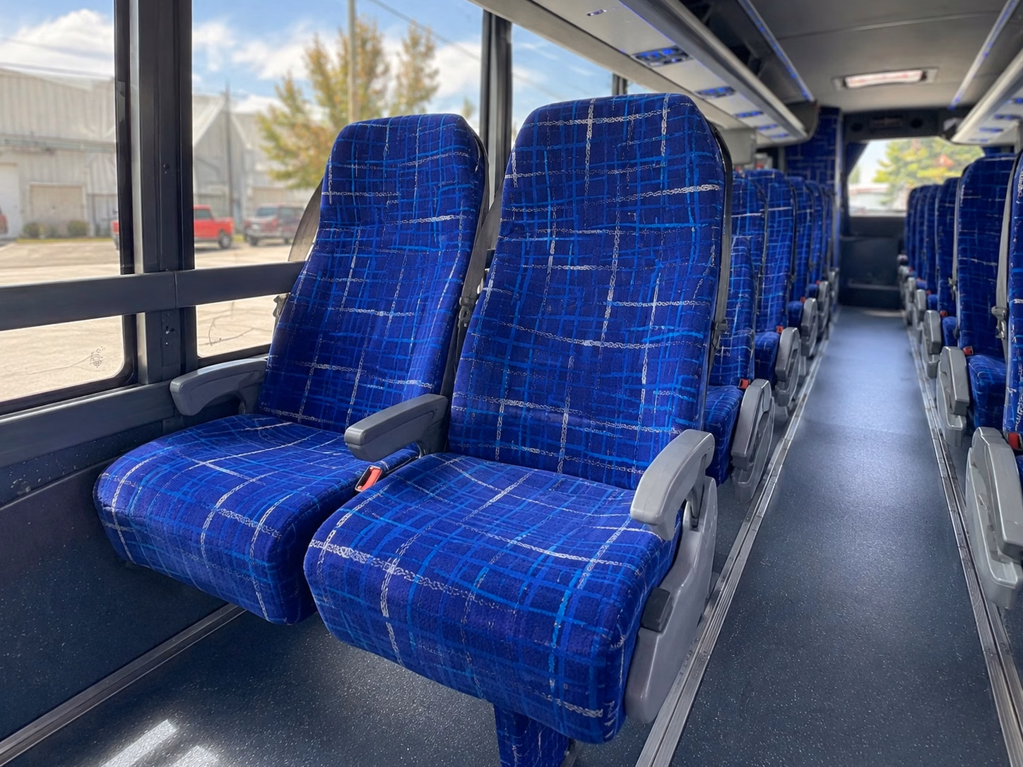 murrieta hotel shuttle service keeps out of town guests on schedule all weekend long